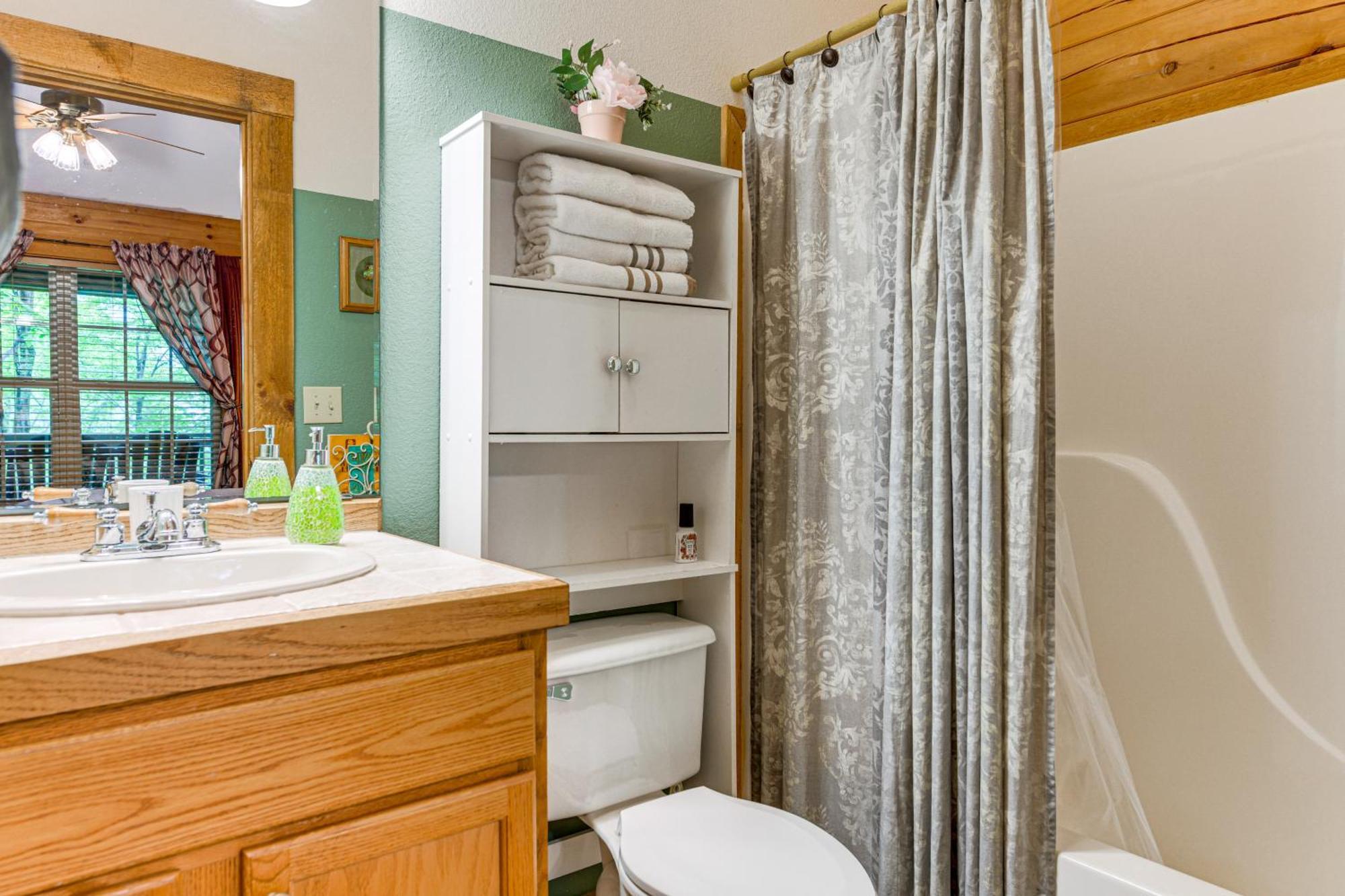 Serene Maggie Valley Retreat With Deck And Hot Tub! Εξωτερικό φωτογραφία